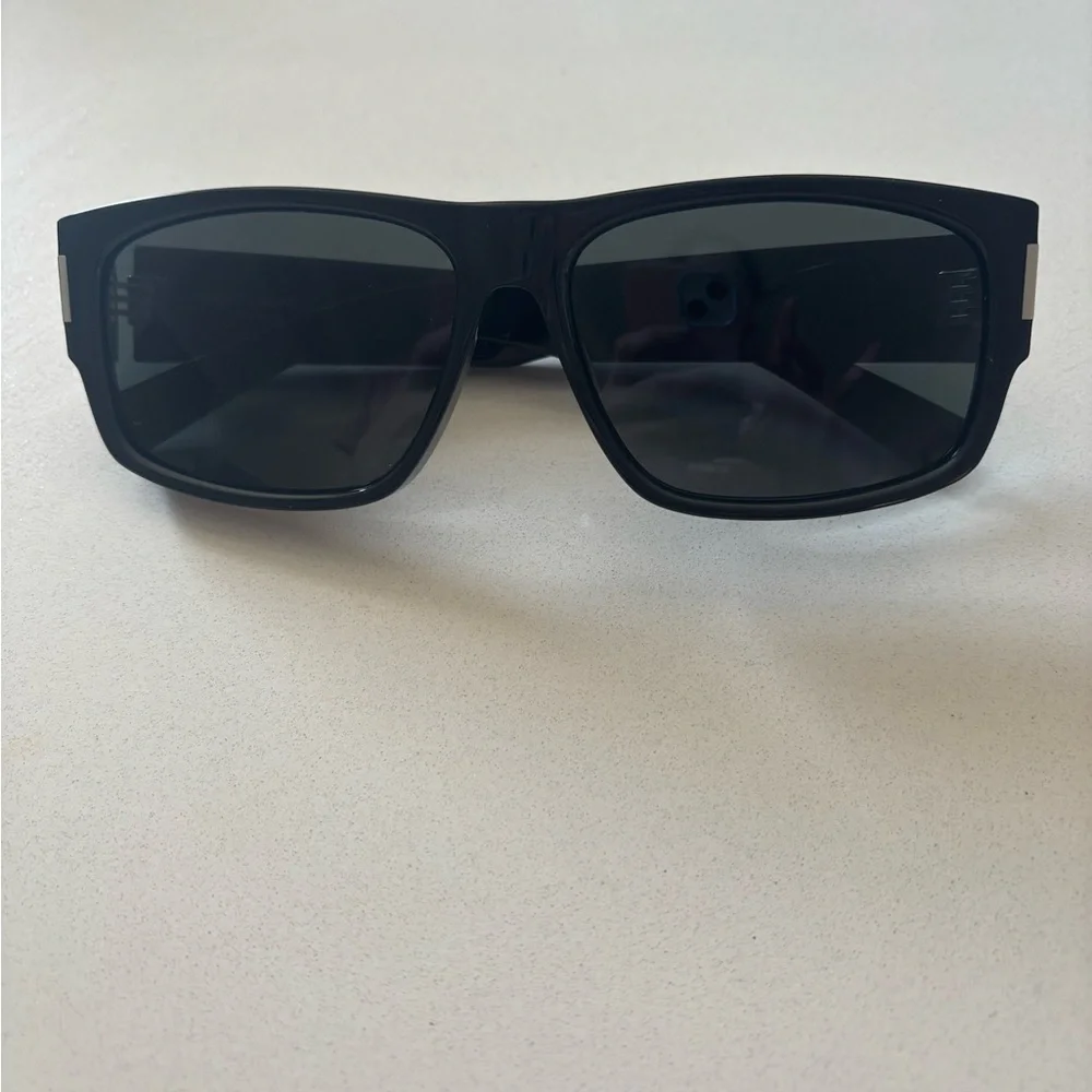 Saint Laurent Black Rectangular Sunglasses with Case - Unisex - scratch on lens